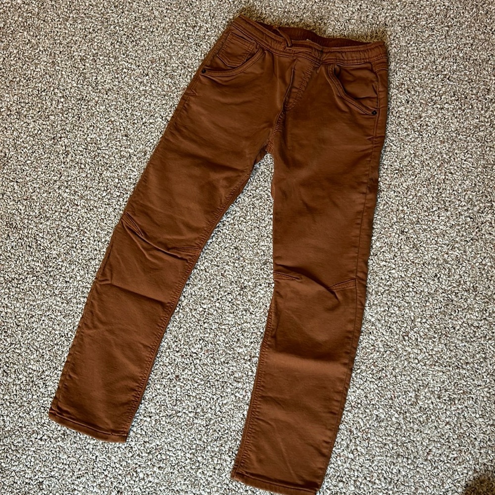 Boys rust colored pants. Cat & Jack size 12.